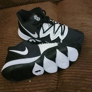 Kyrie 5 TB shoes
